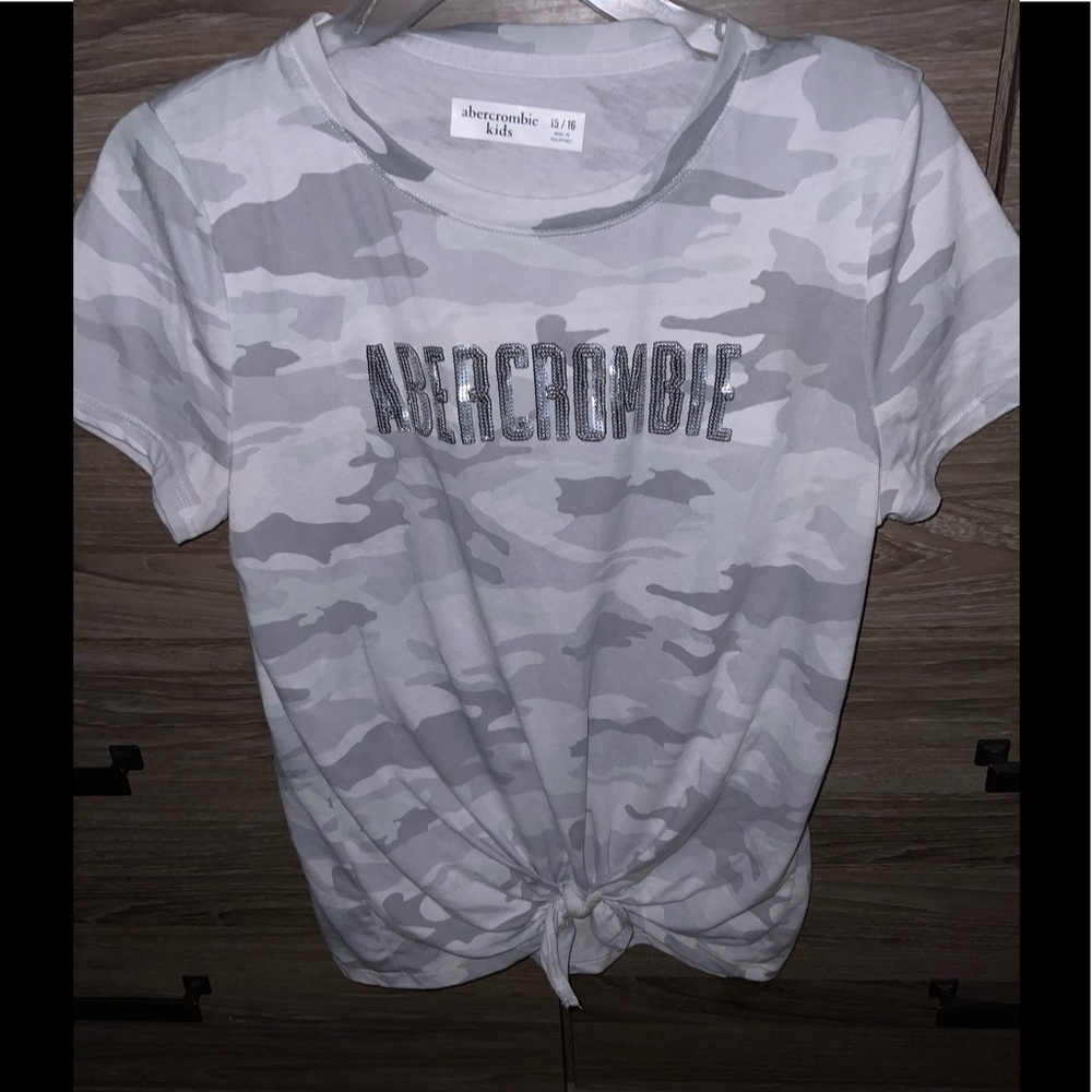 Abercrombie kids ~ Soft ~ gray & white camo ~ short sleeve T with bling logo